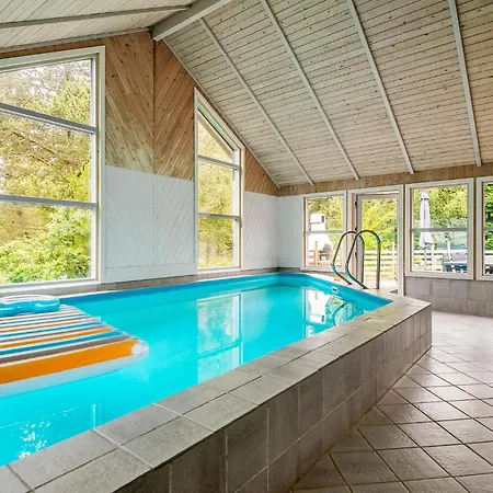 Дом отдыха Gorgeous Home In Blavand With Sauna