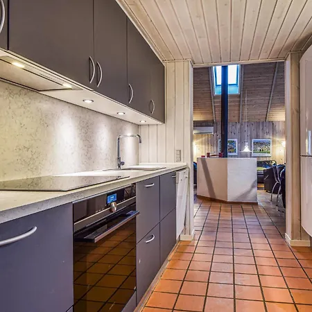 Gorgeous Home In Blavand With Sauna Блаванн