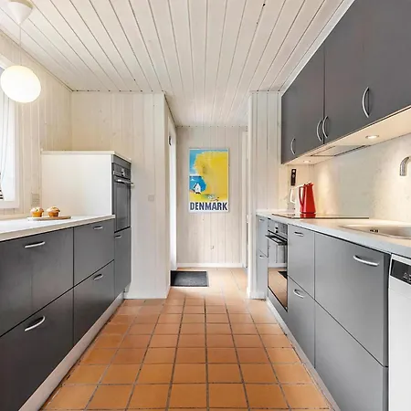 Дом отдыха Gorgeous Home In Blavand With Sauna
