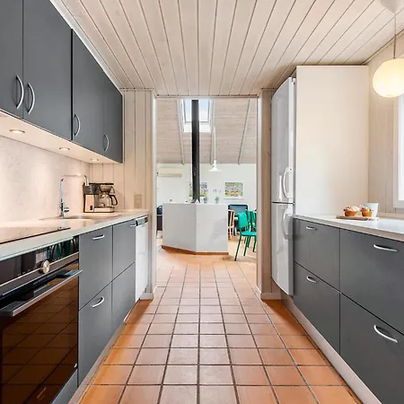 Gorgeous Home In Blavand With Sauna Дом отдыха *