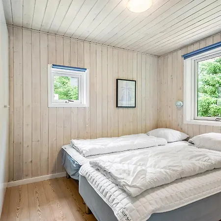 Gorgeous Home In Blavand With Sauna * Блаванн