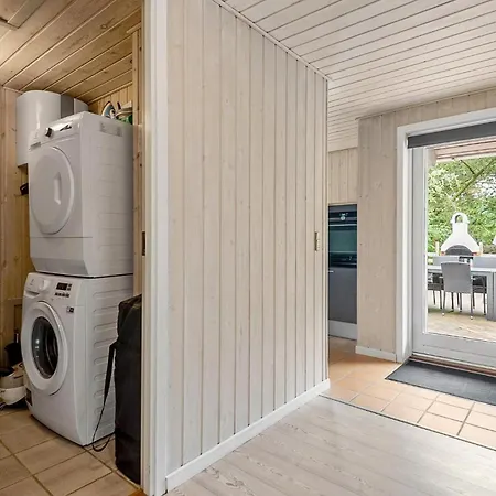 Дом отдыха Gorgeous Home In Blavand With Sauna Блаванн