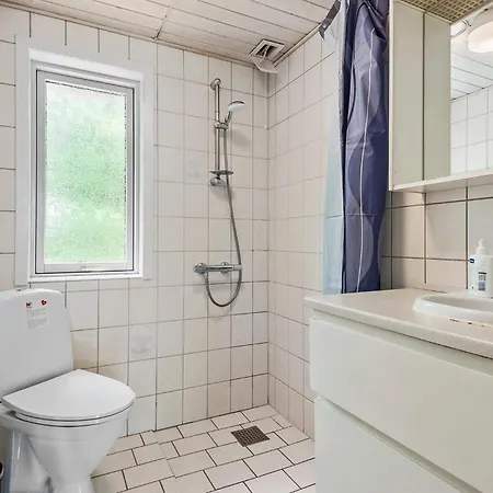 Gorgeous Home In Blavand With Sauna Блаванн