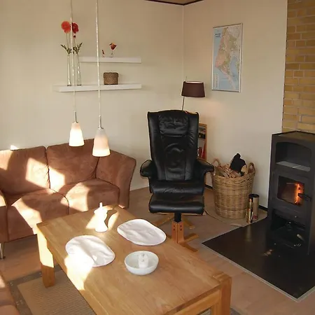 Дом отдыха Gorgeous Home In Blavand With Sauna