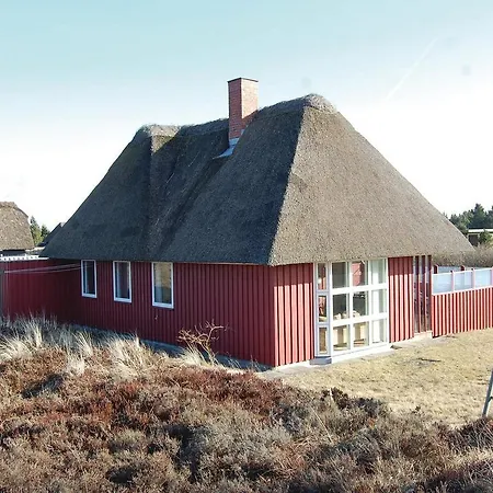 Gorgeous Home In Blavand With Sauna Дом отдыха